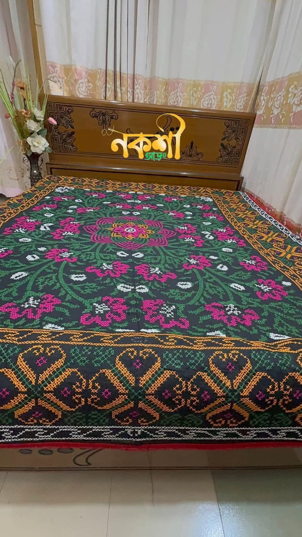 কালো বাগান বিলাস কাঁথা