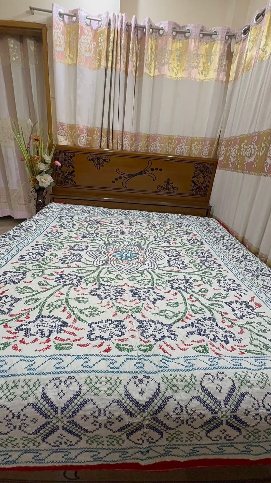 সাদা বাগান বিলাস কাঁথা
